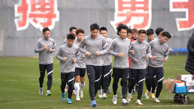 张宁20+9 原帅27分 梅肯37+7+9 山西轻取深圳结束3连败CBA第二阶段赛事今日继续开打，深圳和山西迎来一场交手。